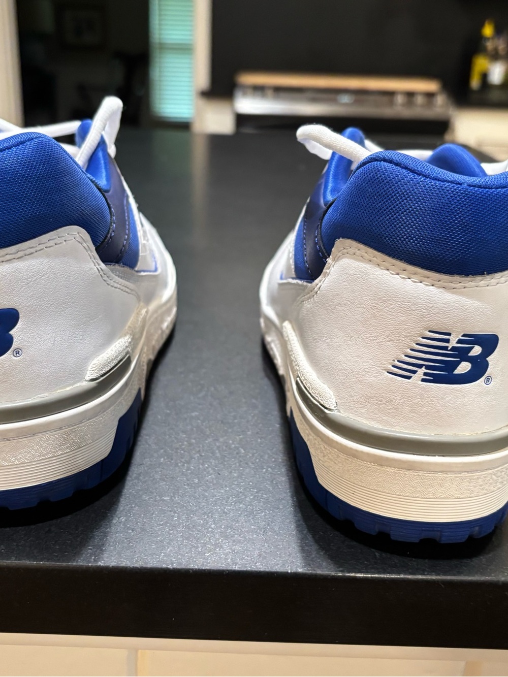 New Balance Lakers Men's 550 shoes - Picture 2 of 6